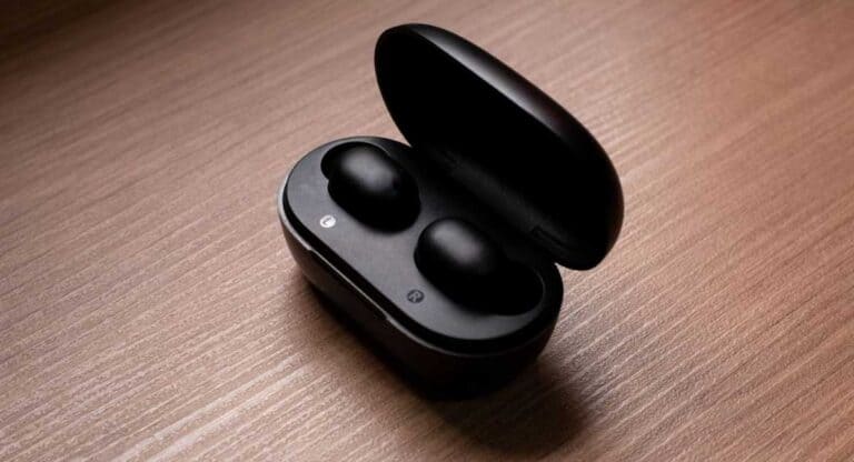 The Best Bluetooth Earphones under $300: Our Top Picks