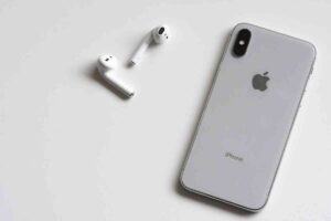 How To Tell What Generation AirPods You Have (1 Or 2) - The Gadget