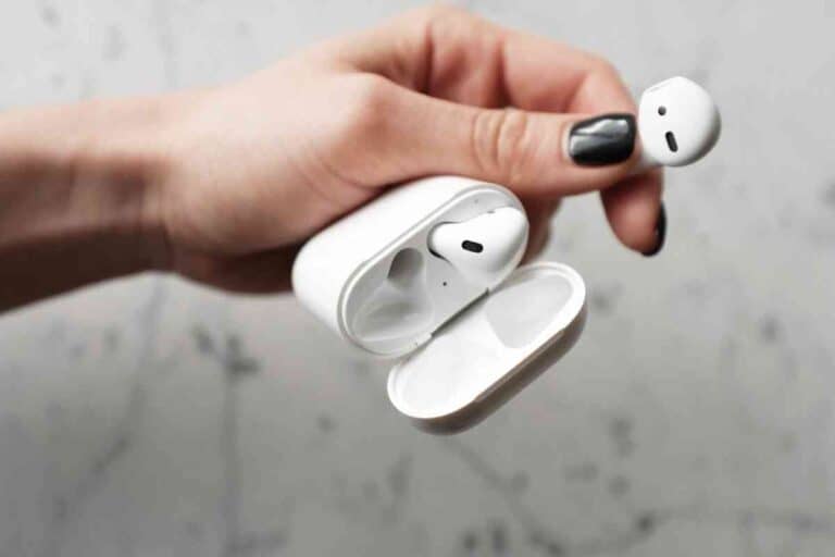 what-happens-if-your-airpods-won-t-turn-on-the-gadget-buyer-tech