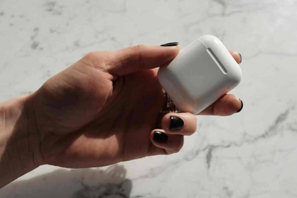Can You Connect Airpods Without a Case