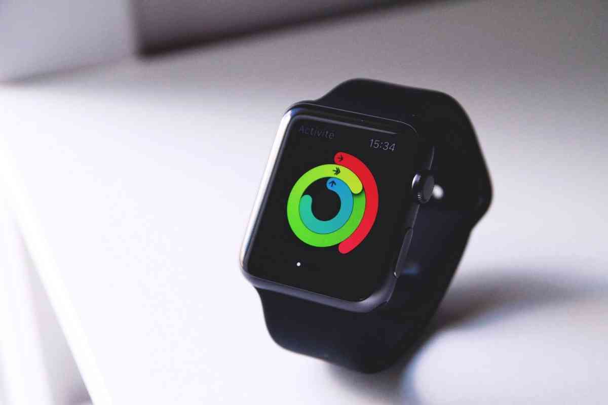 Can Someone Track Me On My Apple Watch? - The Gadget Buyer | Tech Advice