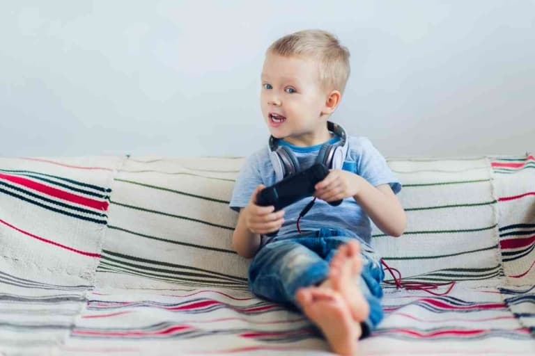 Can You Use A PS4 Controller On PS3? [ANSWERED] The Gadget Buyer