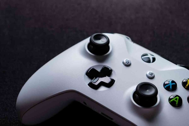 Can You Use A PS4 Controller On An Xbox One? (Explained!)