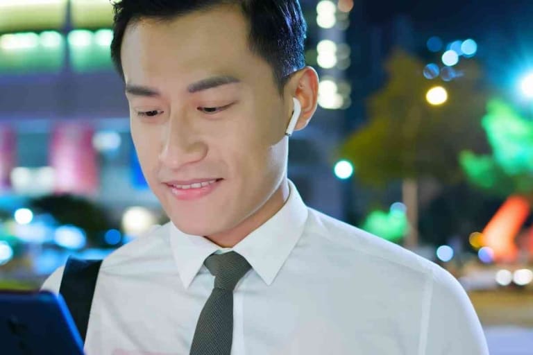 JLab Bluetooth Headphones Won't Connect [Solved!] The Gadget Buyer