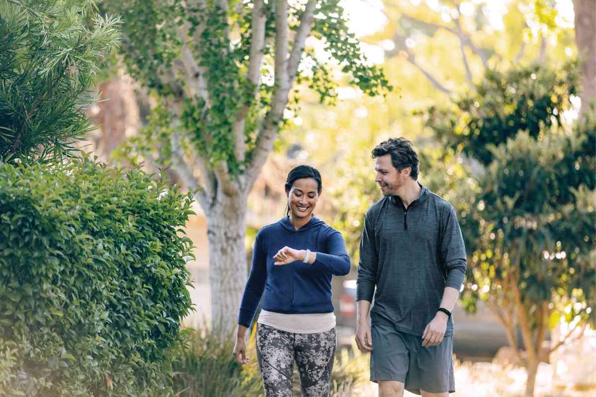 Why Does My Fitbit Keep Turning Off? (Solved!) The Gadget Buyer