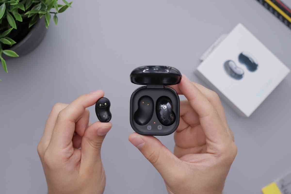 Samsung galaxy buds one side quiet new arrivals