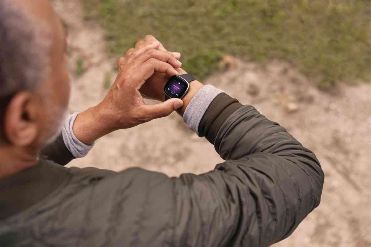 why-won-t-fitbit-hold-a-charge-the-gadget-buyer-tech-advice