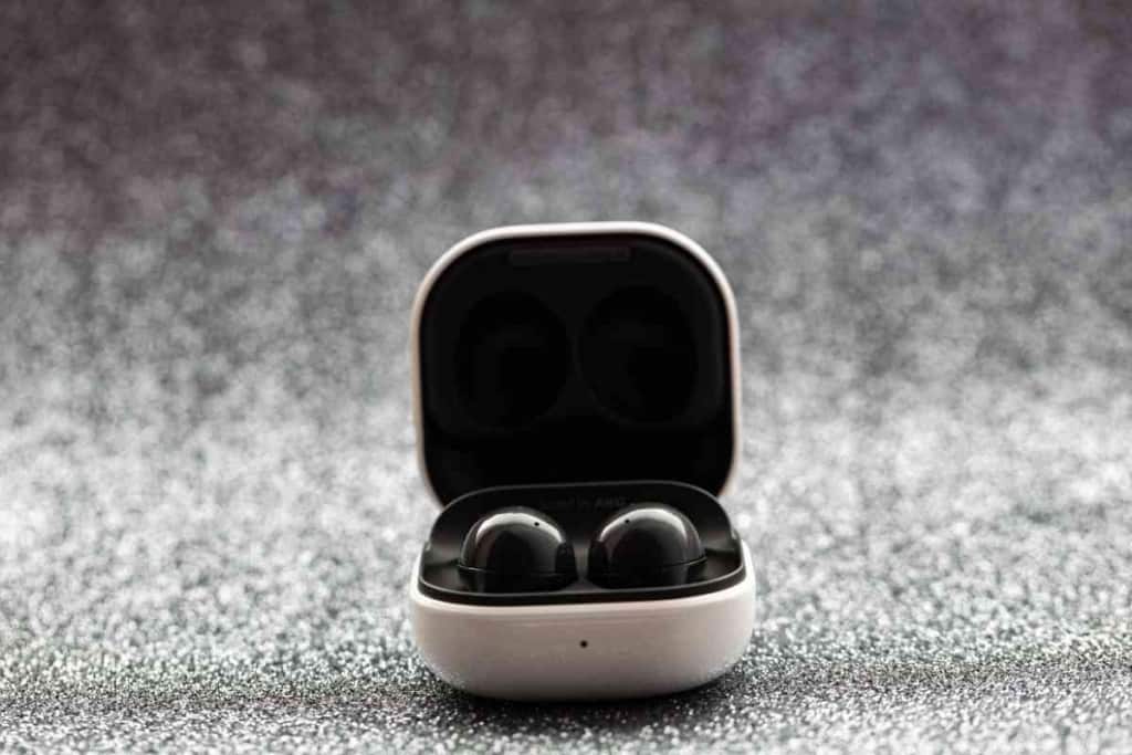 How To Connect Galaxy Buds To An iPhone 1 1 How To Connect Galaxy Buds To An iPhone