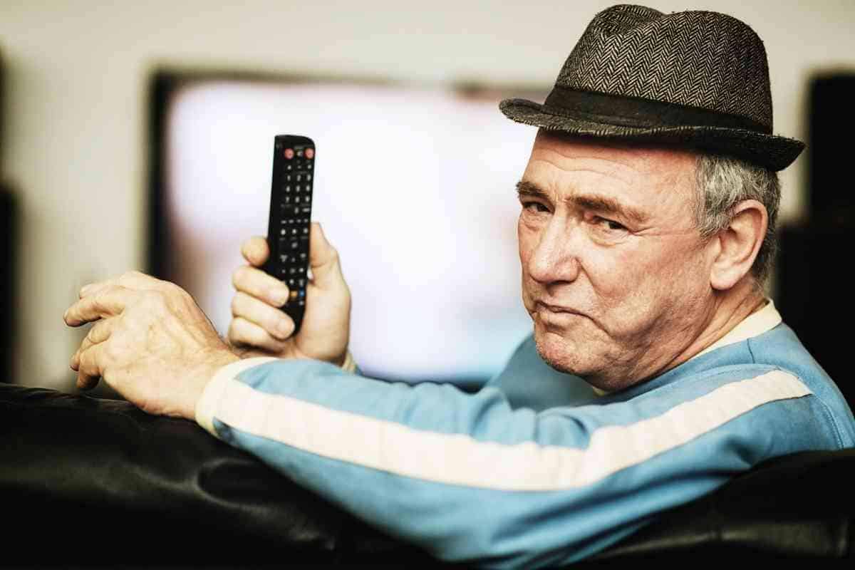 Roku Remote Power Button Not Working? [6 FIXES!] The Gadget Buyer