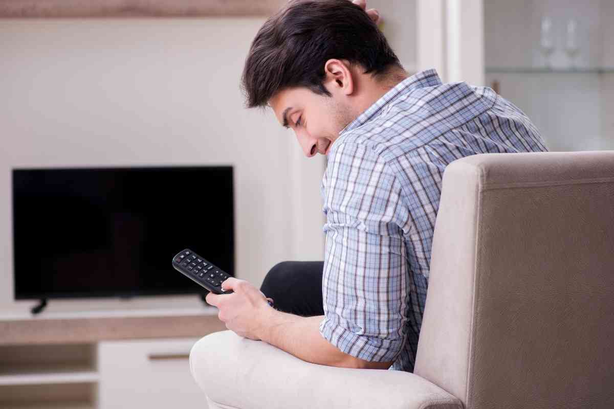 Why Samsung TVs Turn Off By Themselves And Won't Turn Back On The