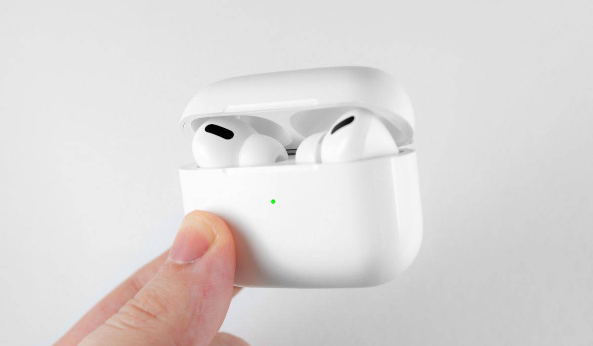 A Guide To Wireless Charging On Your AirPods Pro The Gadget Buyer