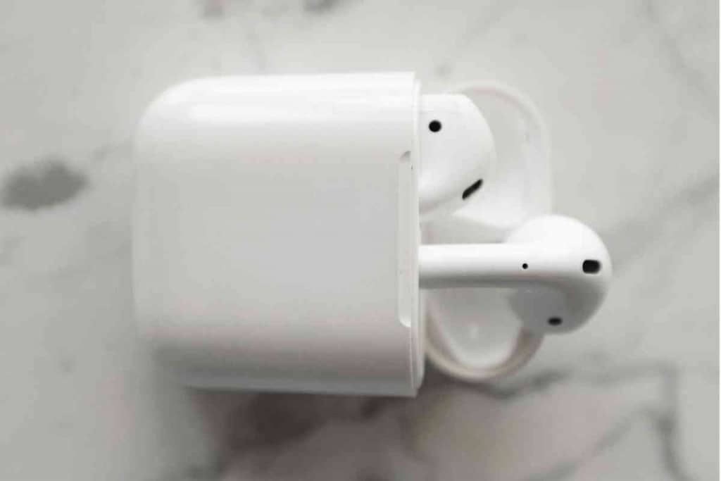 AirPods Case Not Charging 1 1 AirPods Case Not Charging: 11 Troubleshooting Steps