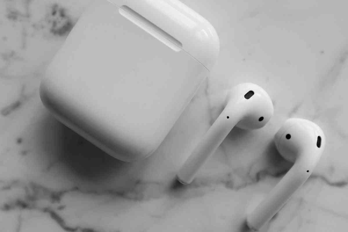 Airpod Case Not Charging? How To Troubleshoot - The Gadget Buyer | Tech