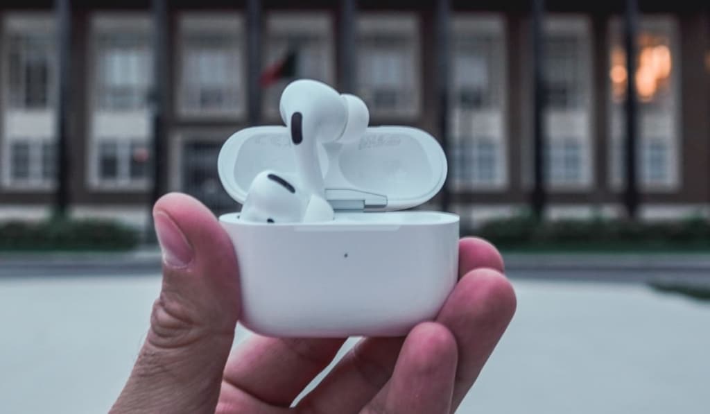 Airpods Pro with case