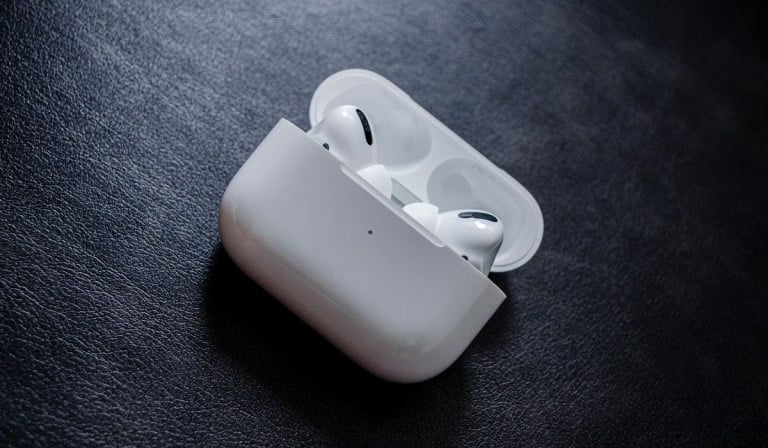 Airpods pro in case