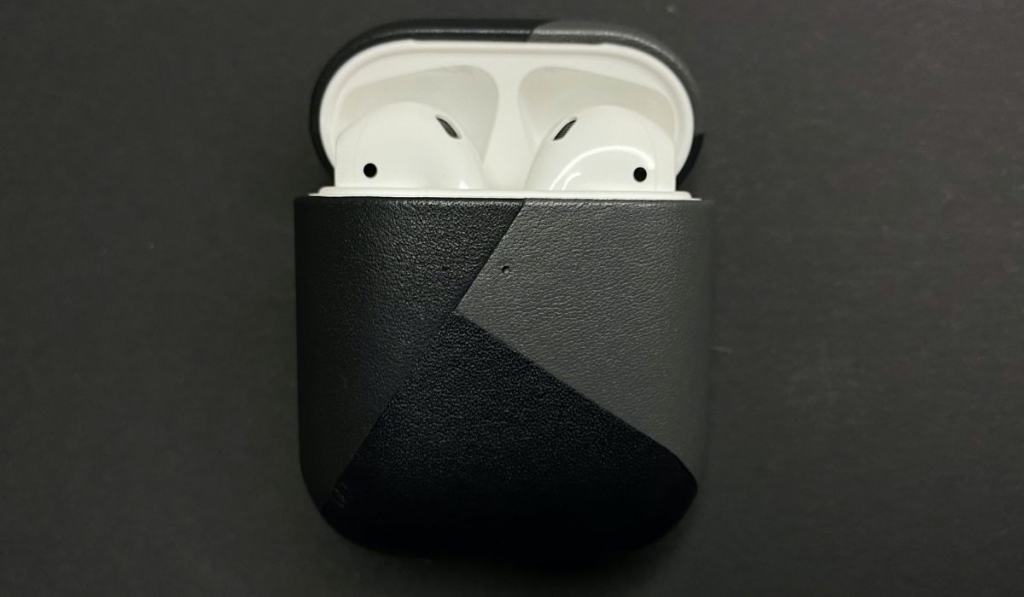 Airpods with black case 