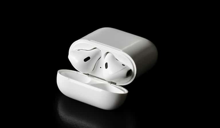What You Need To Know About Your AirPods Case Battery