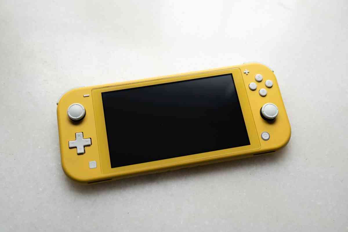 Can You Connect A Switch Lite To A TV Without A Dock? - The Gadget ...