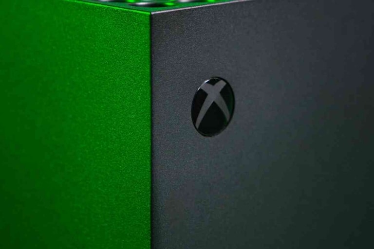 Can You Lay The Xbox Series X On Its Side? The Gadget Buyer Tech Advice