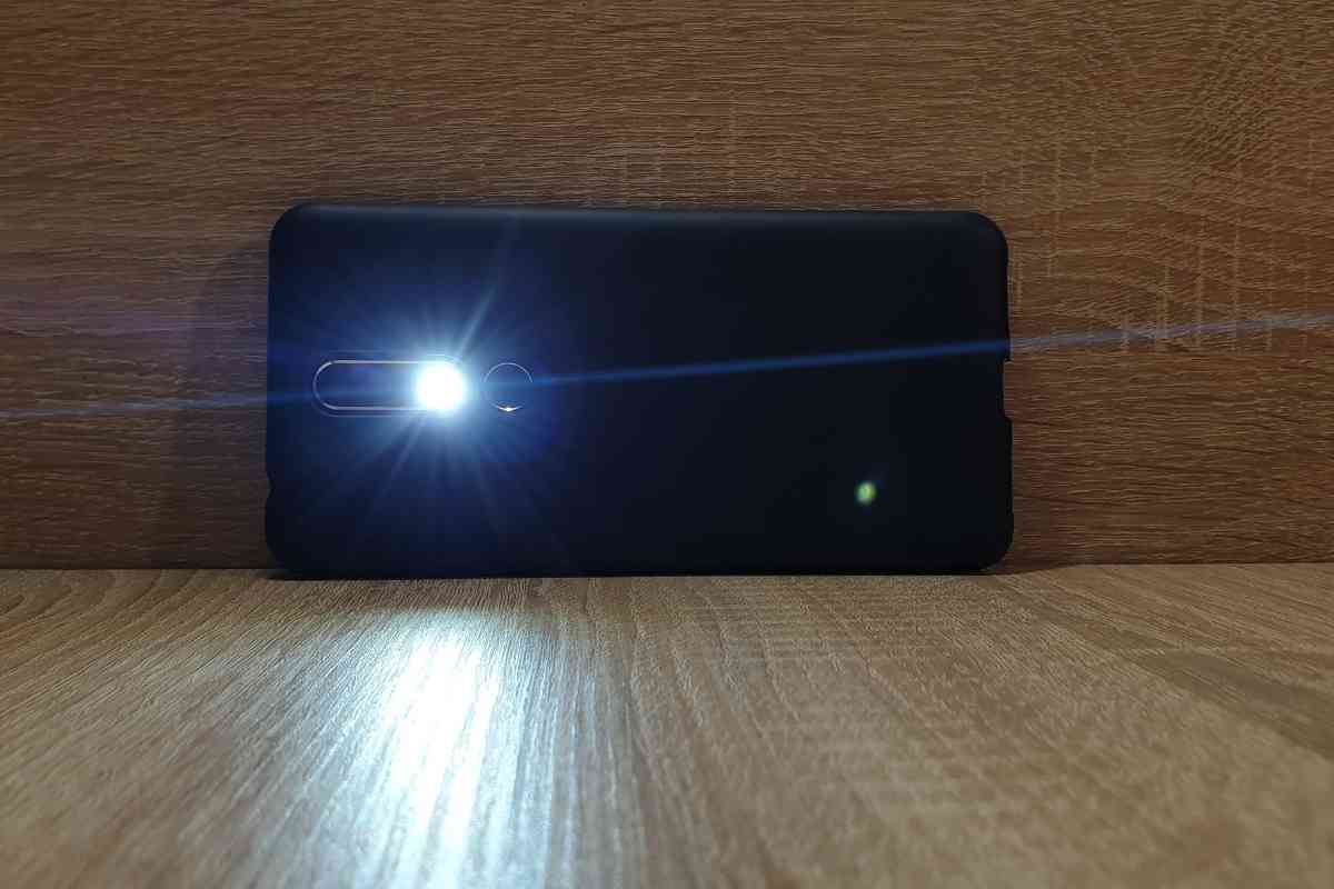 IPhone Flashlight Not Working 8 Troubleshooting Steps! The Gadget