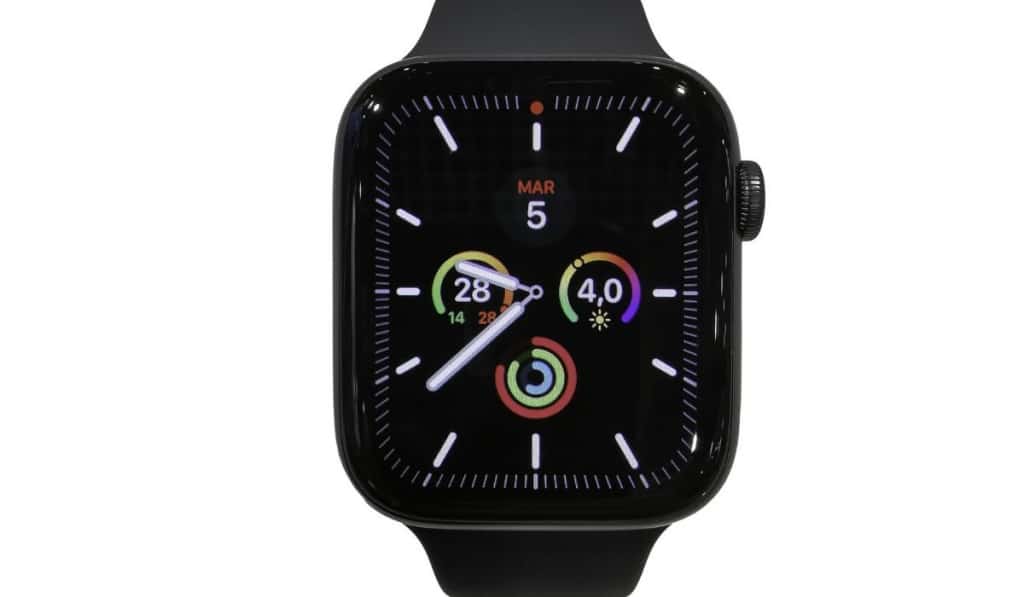 Apple watch series 5 44mm Space Gray Aluminum Case with Black Sport Band