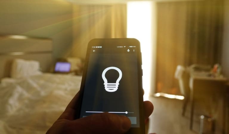 3 Ways To Control Lamps With Your iPhone 