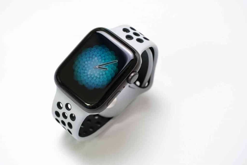 2 Options For Changing The Wallpaper On Your Apple Watch - The Gadget Buyer  | Tech Advice