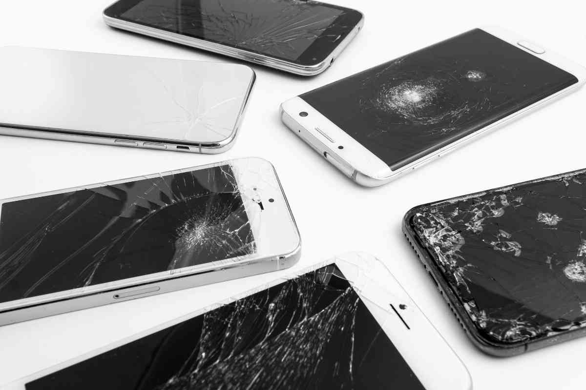 where-can-i-sell-broken-iphones-the-4-best-places-the-gadget-buyer