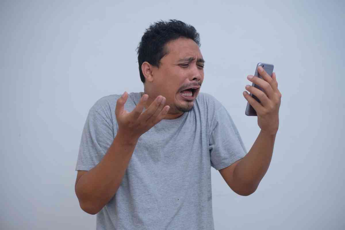 Why Is My IPhone Screen Glitching? 6 Causes And Solutions The Gadget