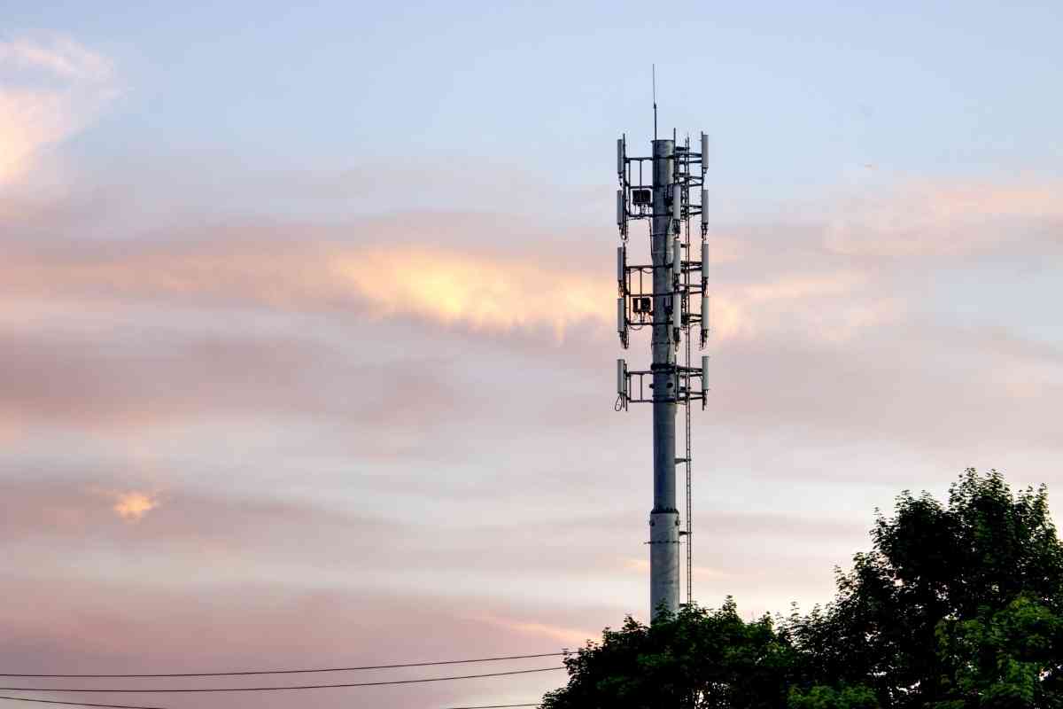 does-boost-mobile-use-verizon-towers-answered-explained-the