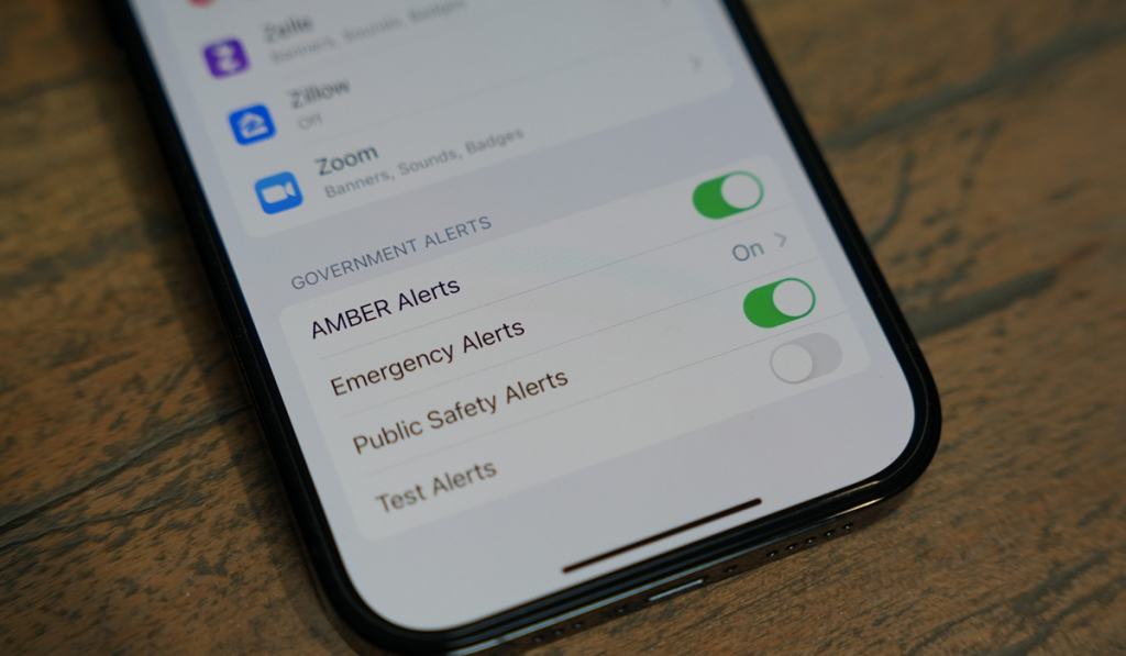 Government Alerts and Notifications on iPhone 14 Pro
