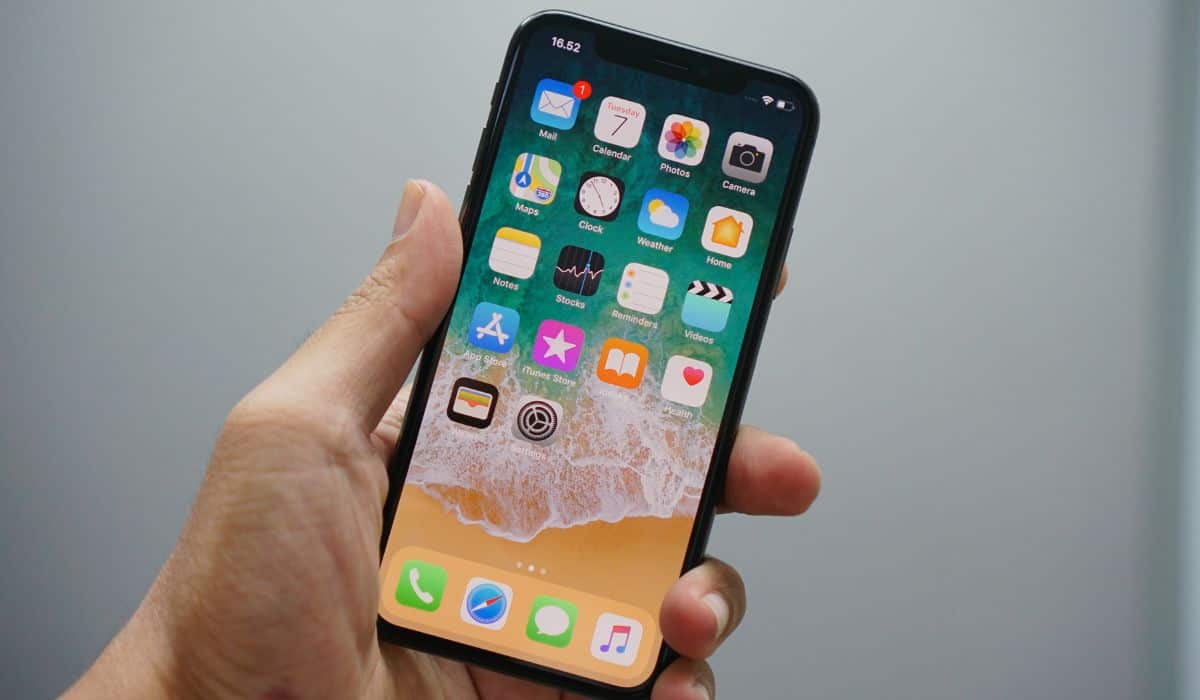 how to get phone icon back on home screen iphone