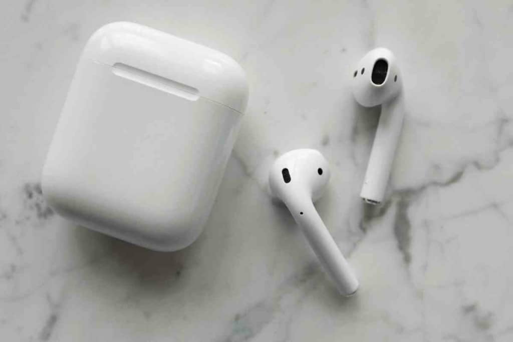 What Does Airpods Red Light Mean The Gadget Buyer Tech Advice