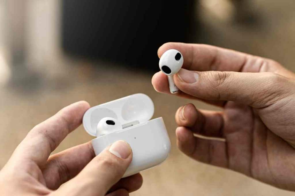 reset Airpods 1 1 Can Someone Connect To My AirPods Without Me Knowing?
