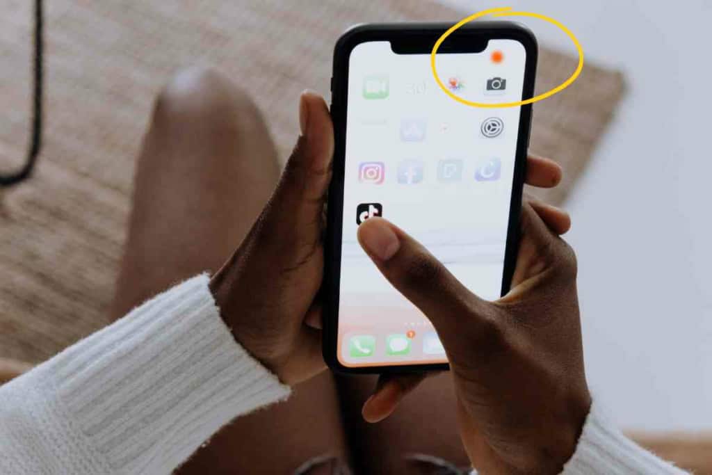 orange dot on iphone 1 Orange Dot on iPhone: Decoding the Privacy Indicator Signal
